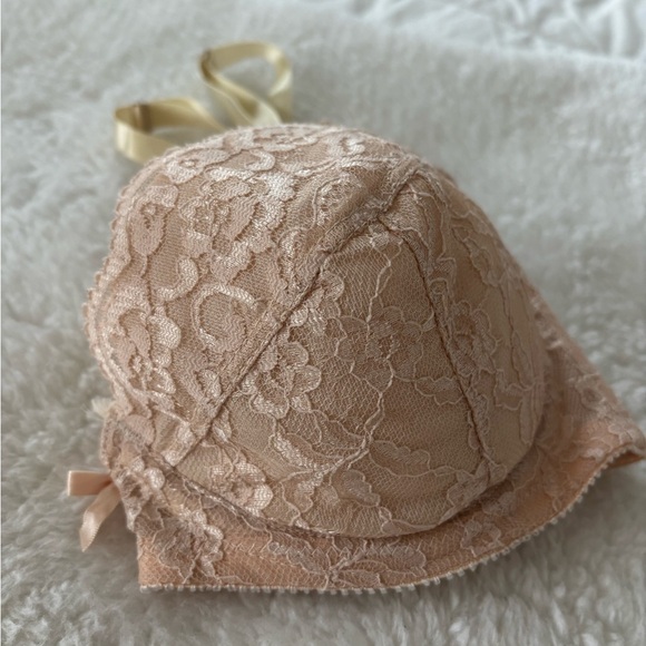 JC Penney Vintage Lace Underwire Bra in Cream size 34C - Picture 2 of 14